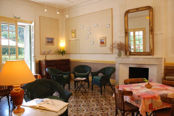 the "salon" of the Auberge
